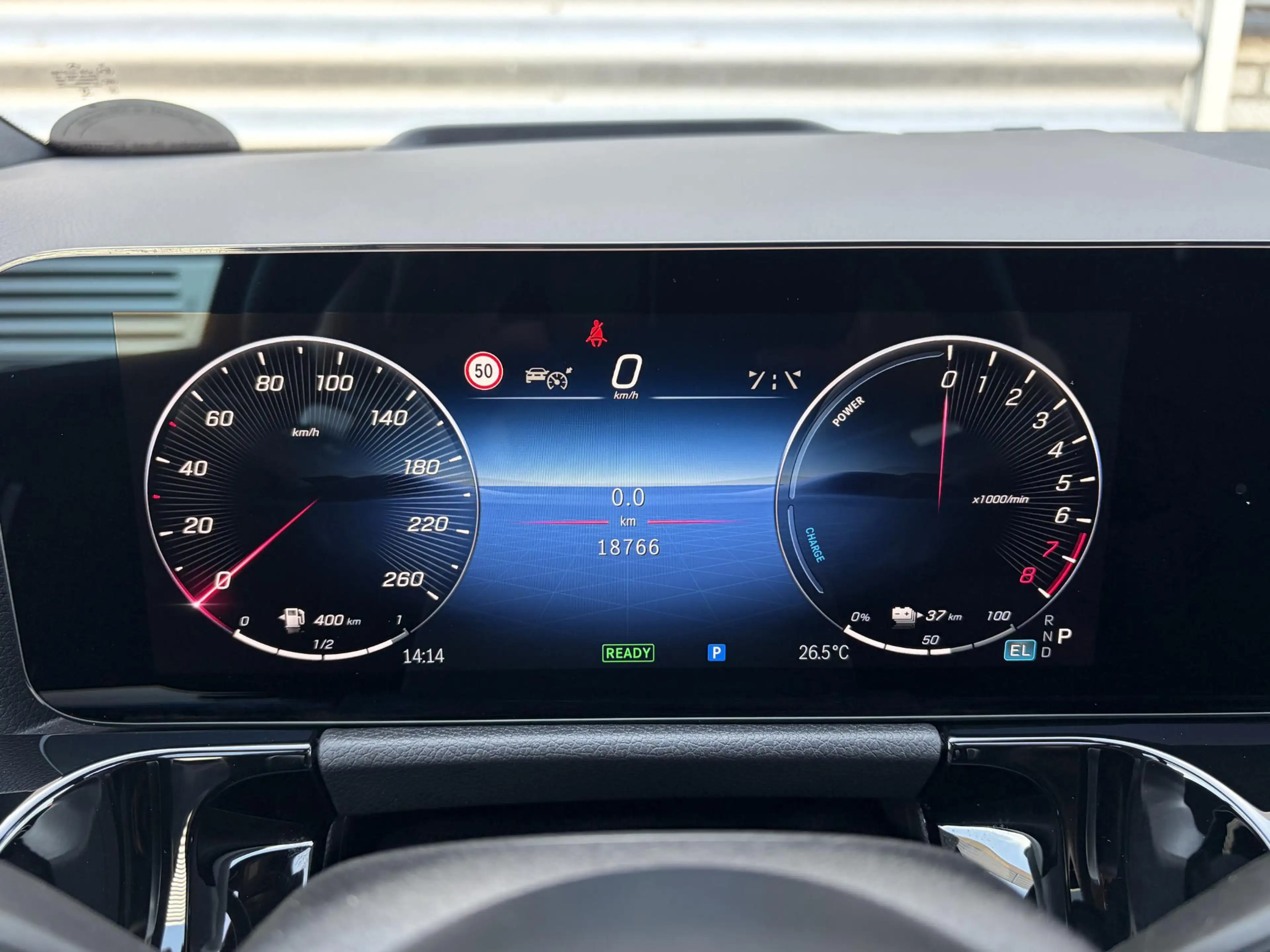 Mercedes-Benz B 250 e Business Solution AMG — photo 13