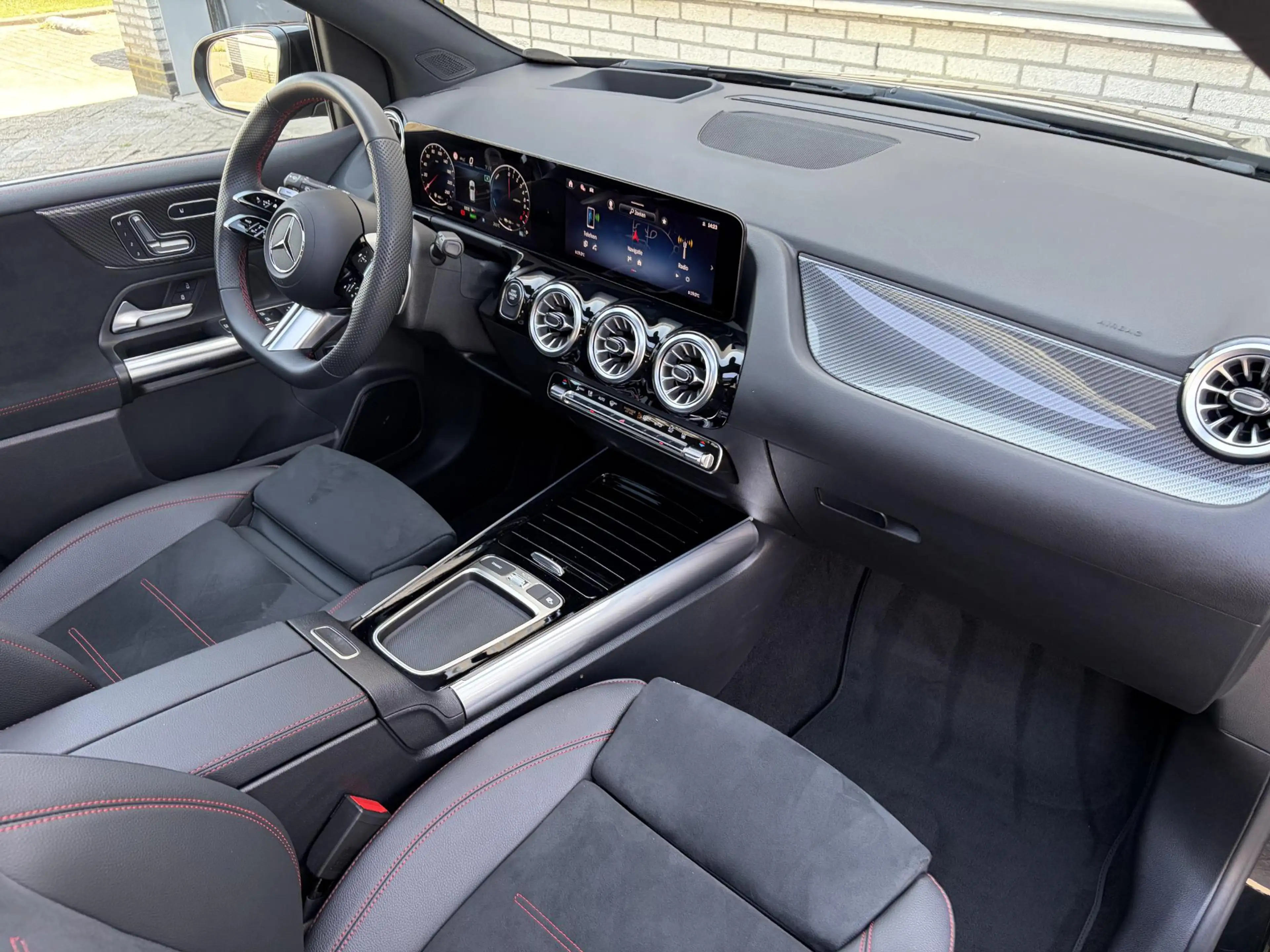 Mercedes-Benz B 250 e Business Solution AMG — photo 5