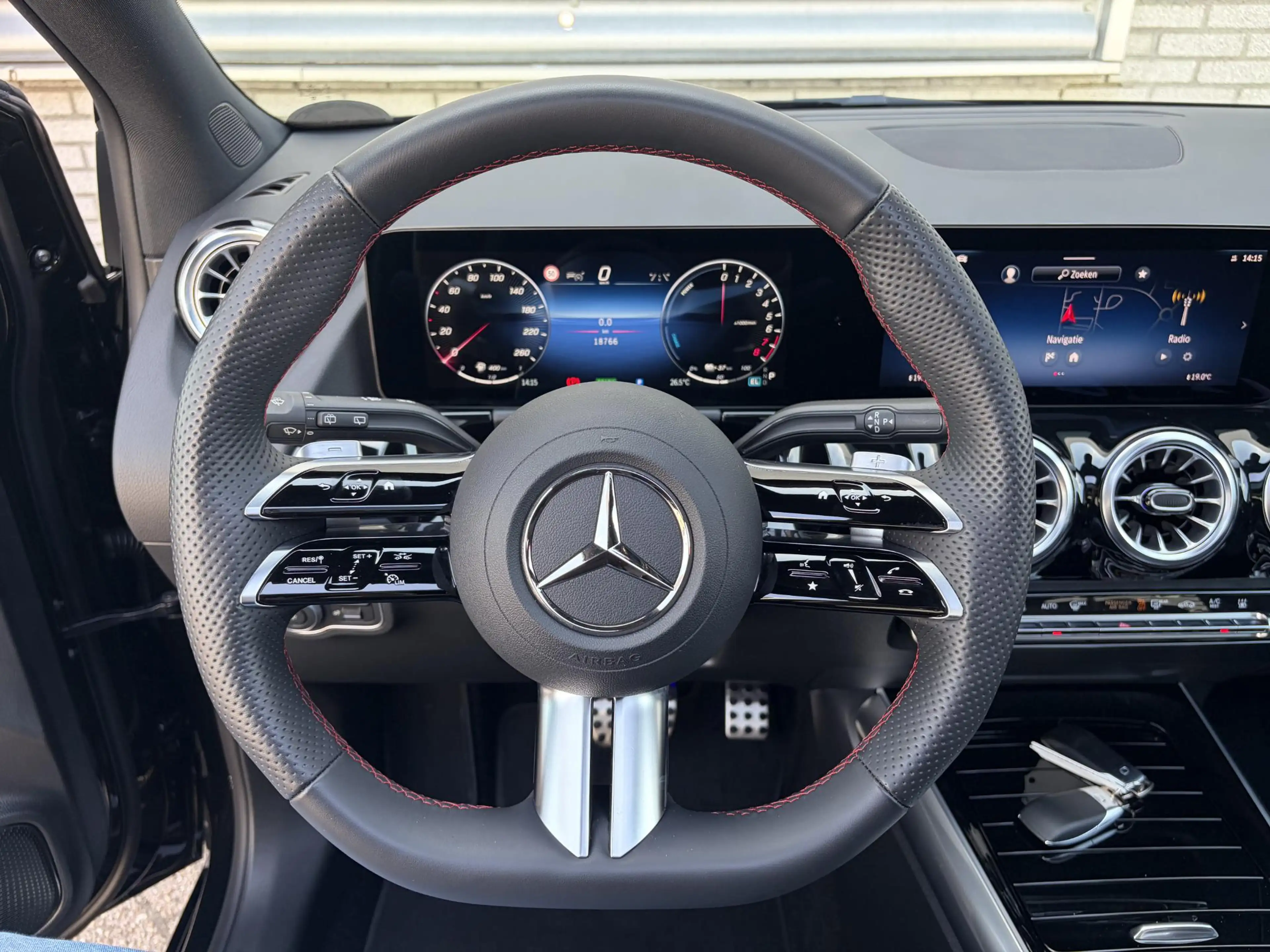 Mercedes-Benz B 250 e Business Solution AMG — photo 10