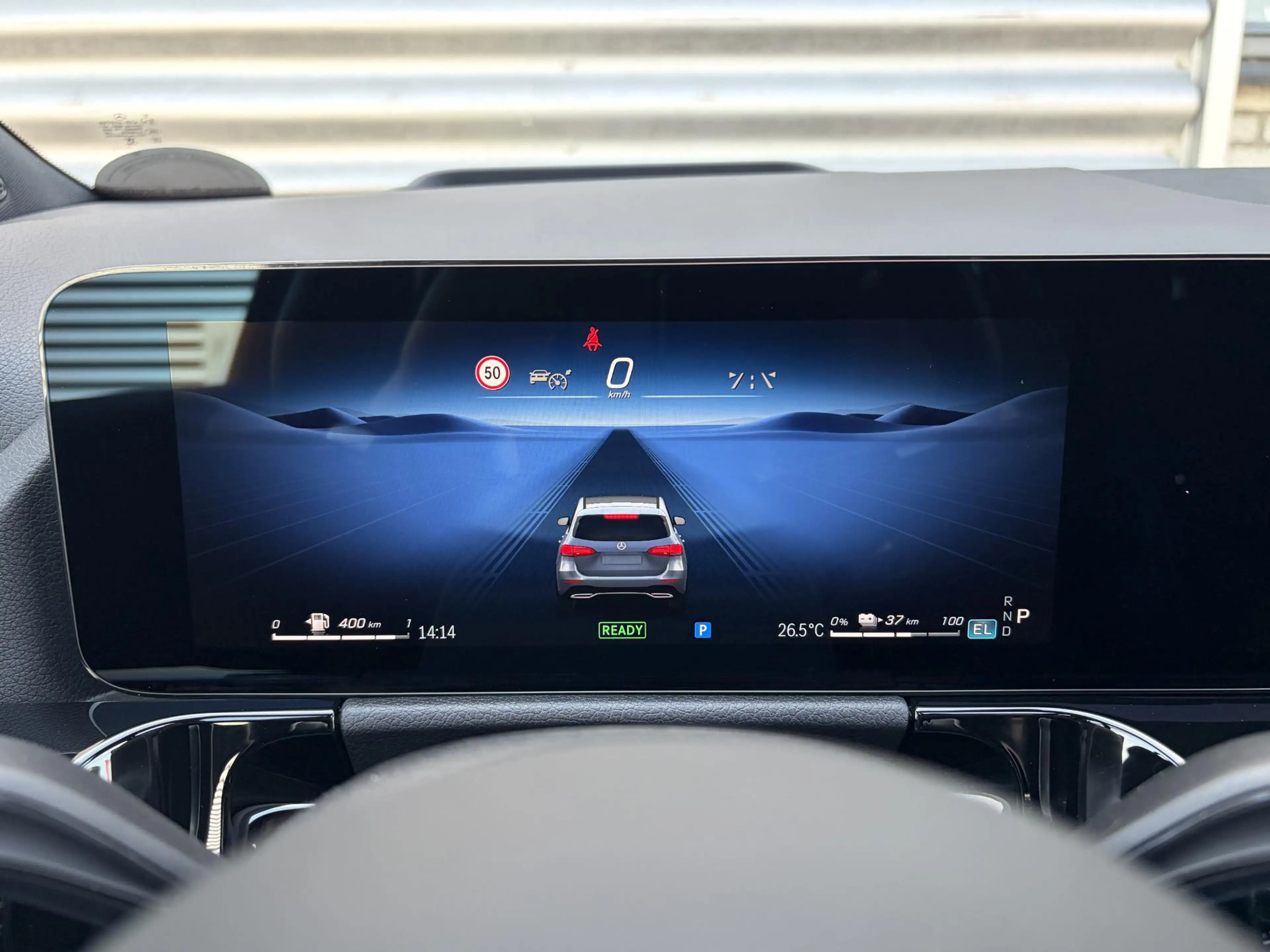 Mercedes-Benz B 250 e Business Solution AMG — photo 15