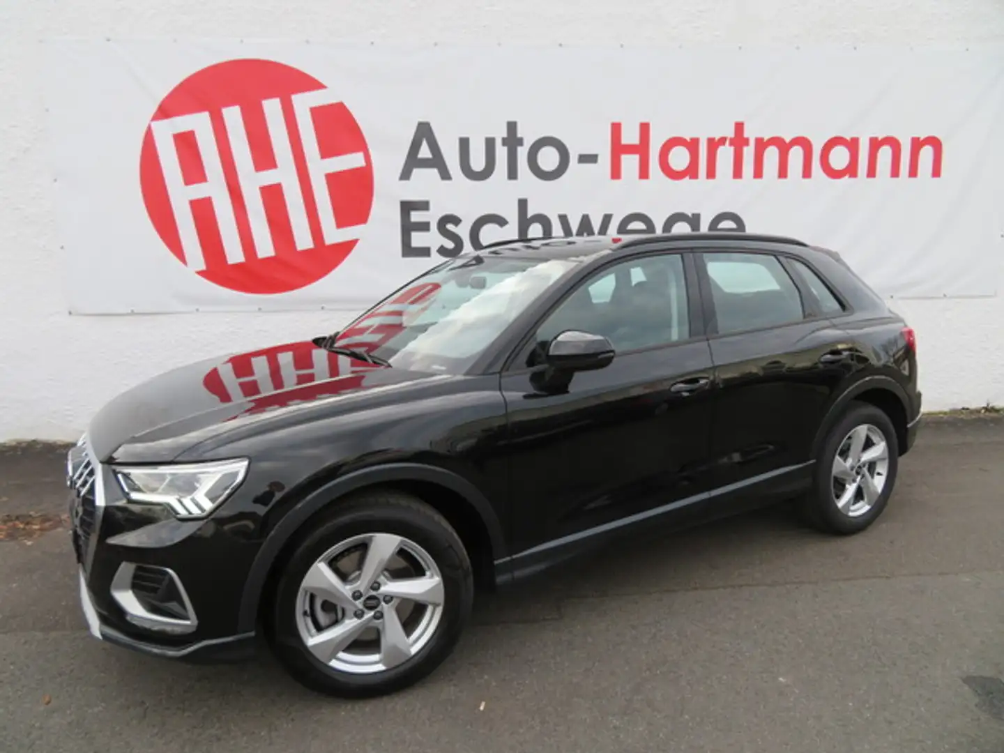 Audi Q3 40 TFSI quattro advanced LED Nav Assist Ahk Schwarz - 1