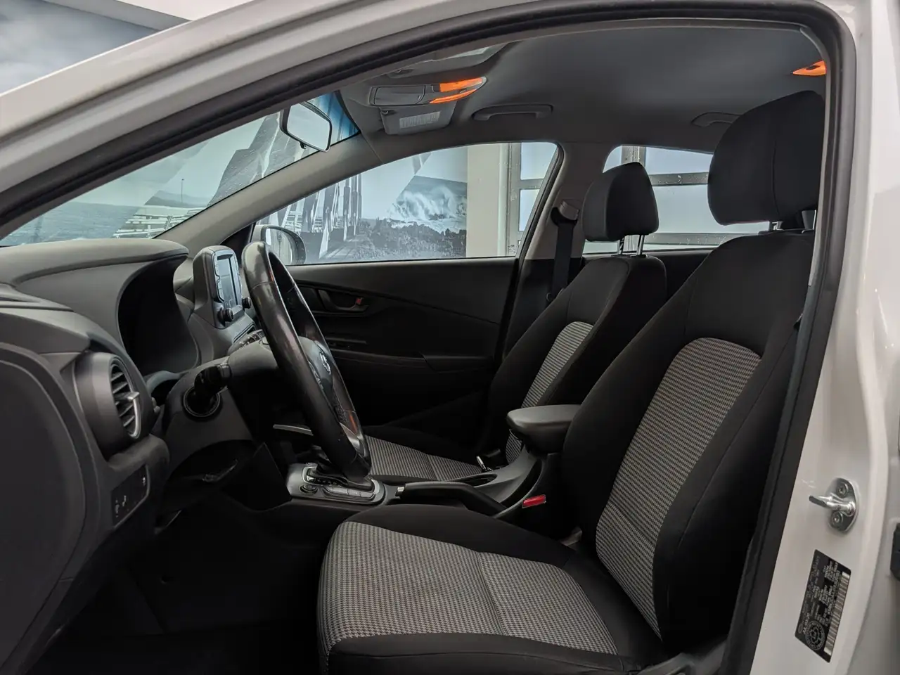 Hyundai KONA снимка Hyundai KONA