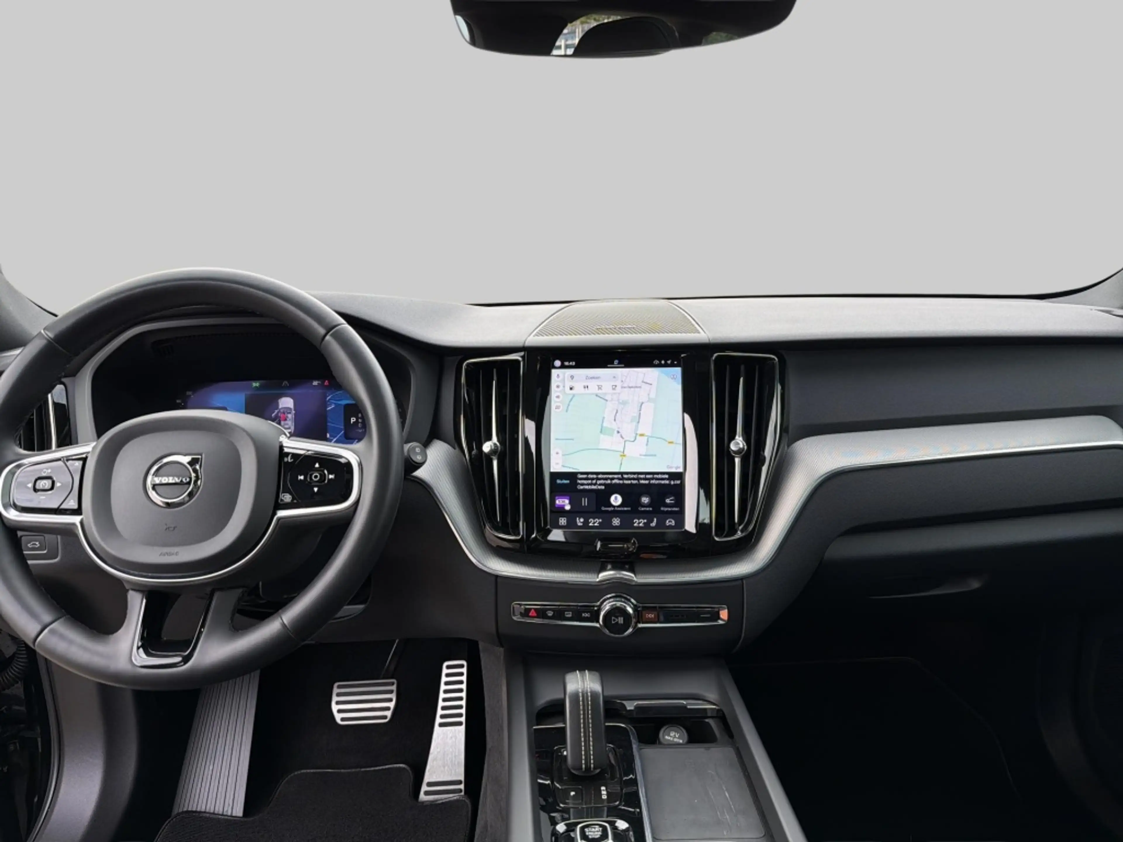 Volvo XC60 2.0 B4 R-Design — photo 9