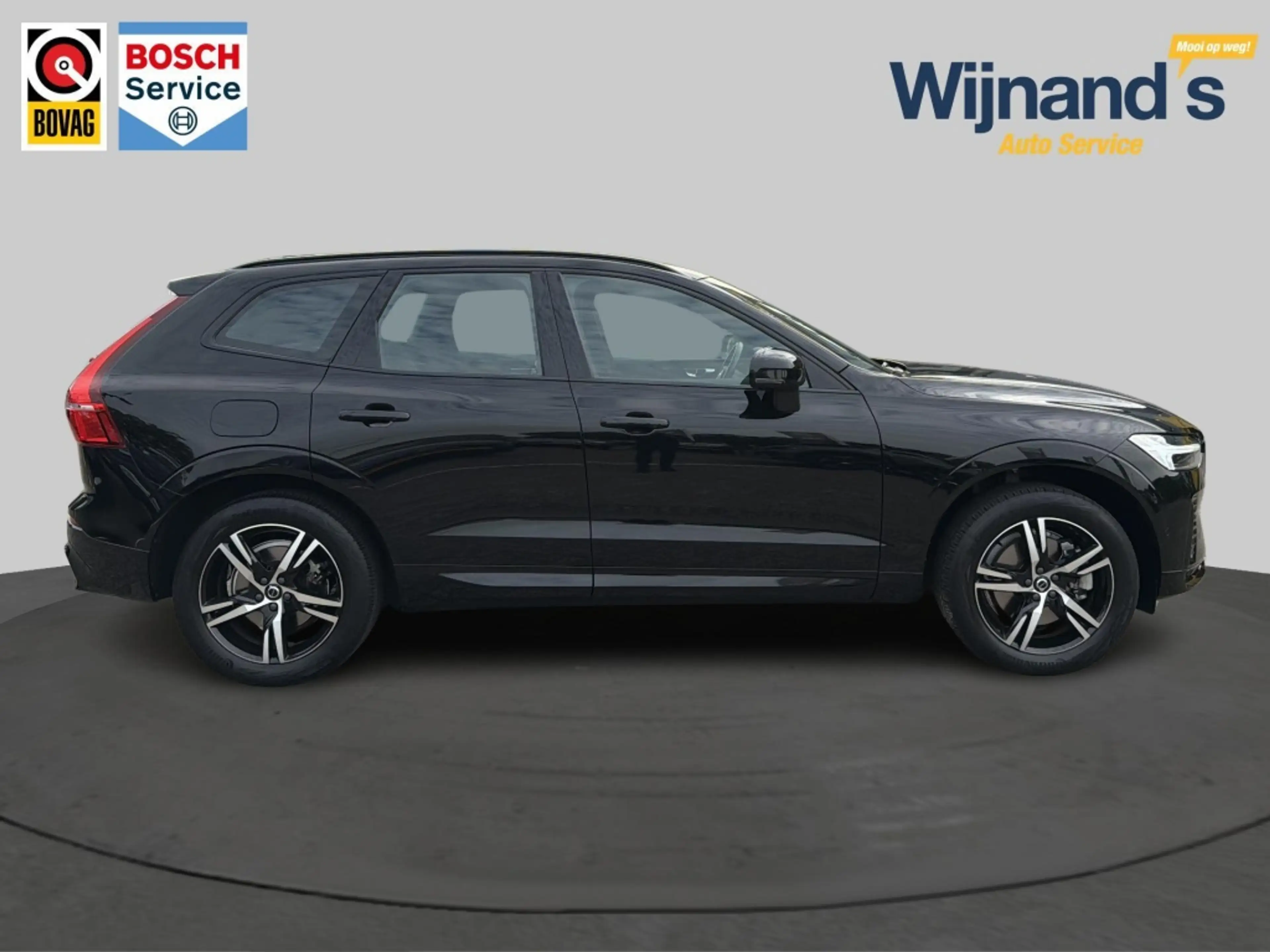 Volvo XC60 2.0 B4 R-Design — photo 5