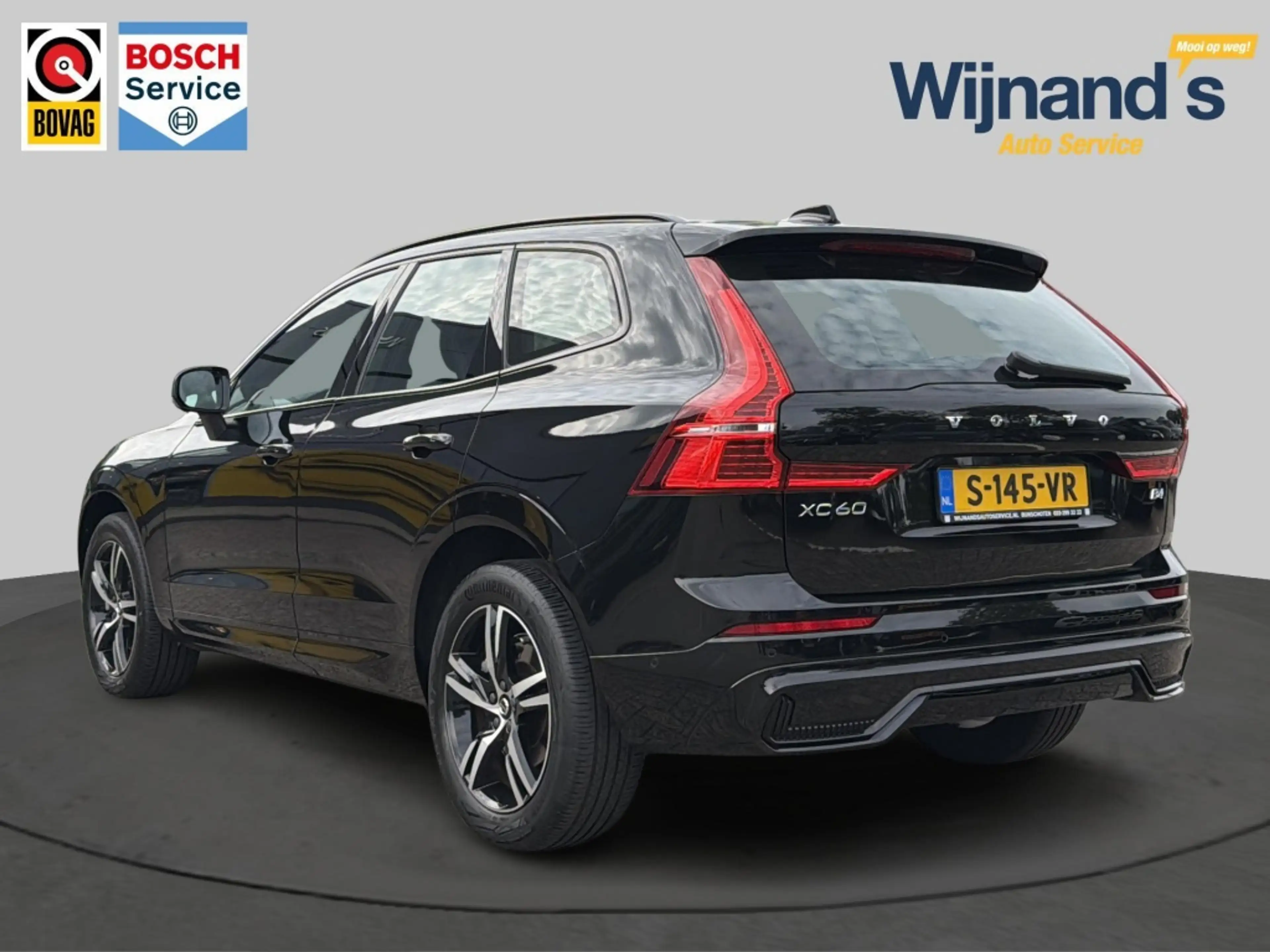 Volvo XC60 2.0 B4 R-Design — photo 7