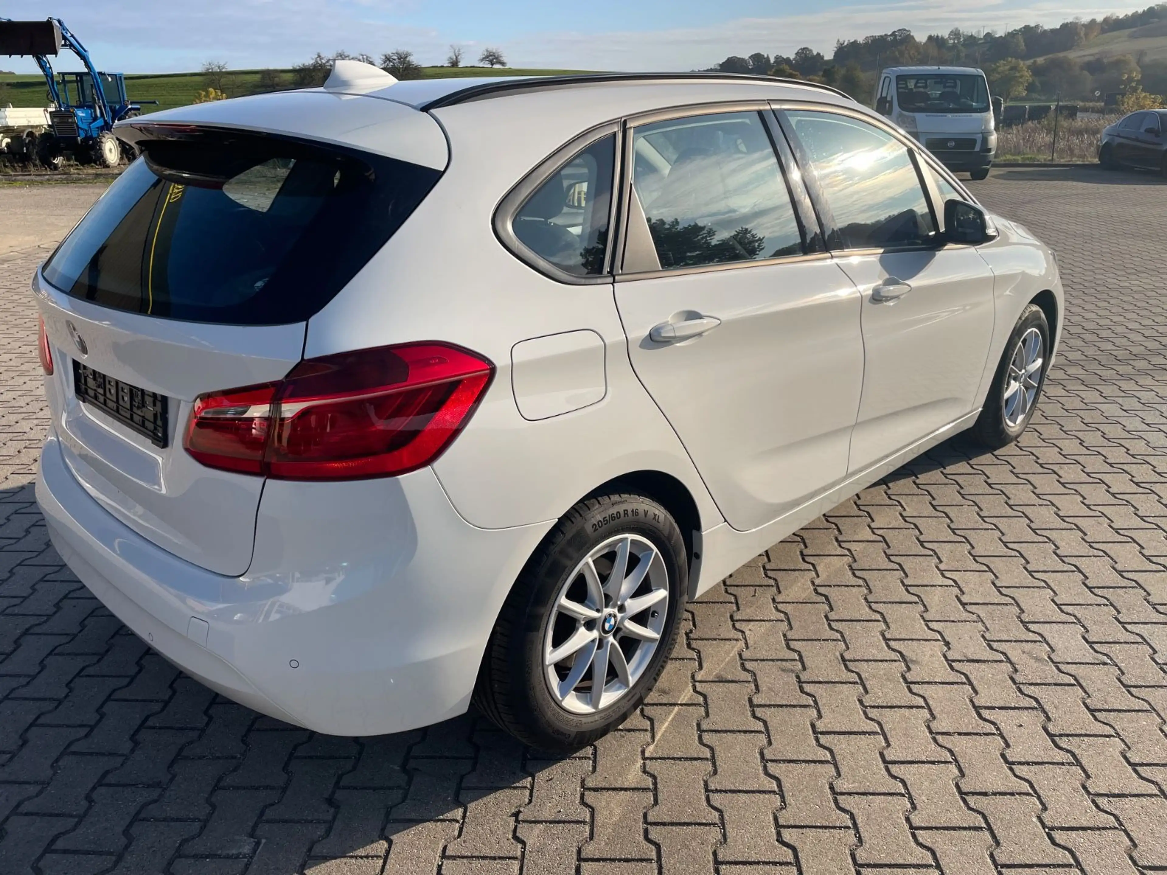 BMW 216 i Active Tourer Advantage — photo 3