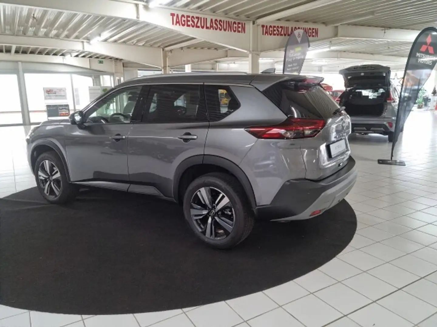 Nissan X-Trail 1.5 N-Connecta Anhängerlast 2T Silber - 2