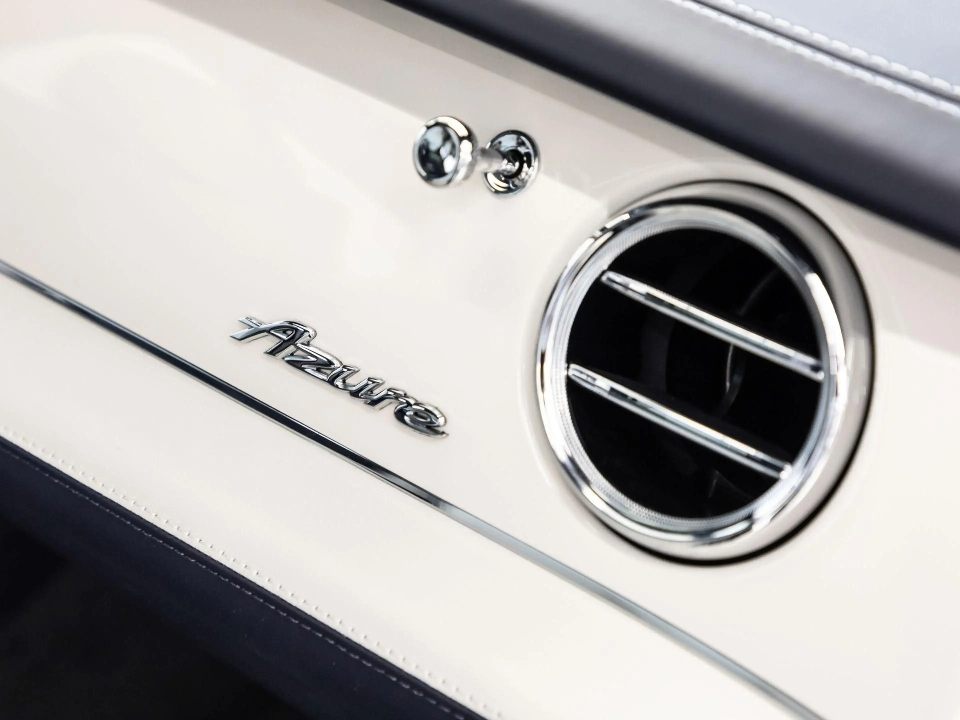 Bentley Bentayga EWB Azure Head Up Display Navi LED Klima — photo 10