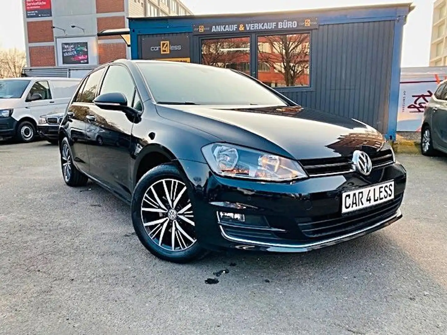 Volkswagen Golf 1.6 TDI BMT ALLSTAR Zwart - 1