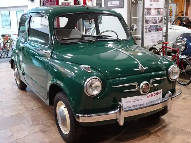 SEAT 600