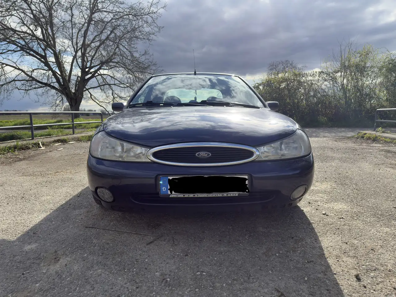 Ford Mondeo Ghia, foto 1