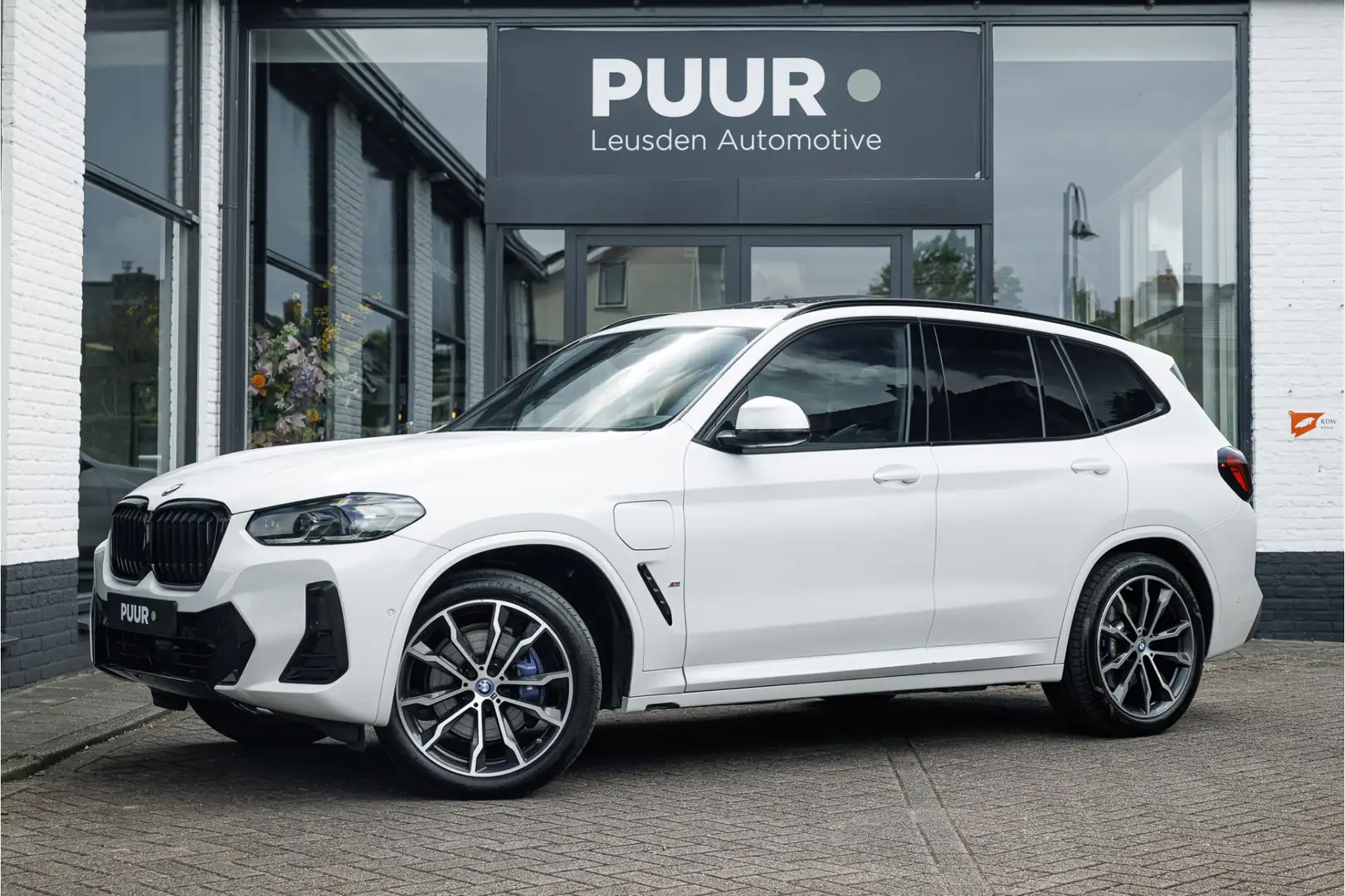BMW X3 xDrive30e High Executive Pano - Harman Kardon - He Wit - 1