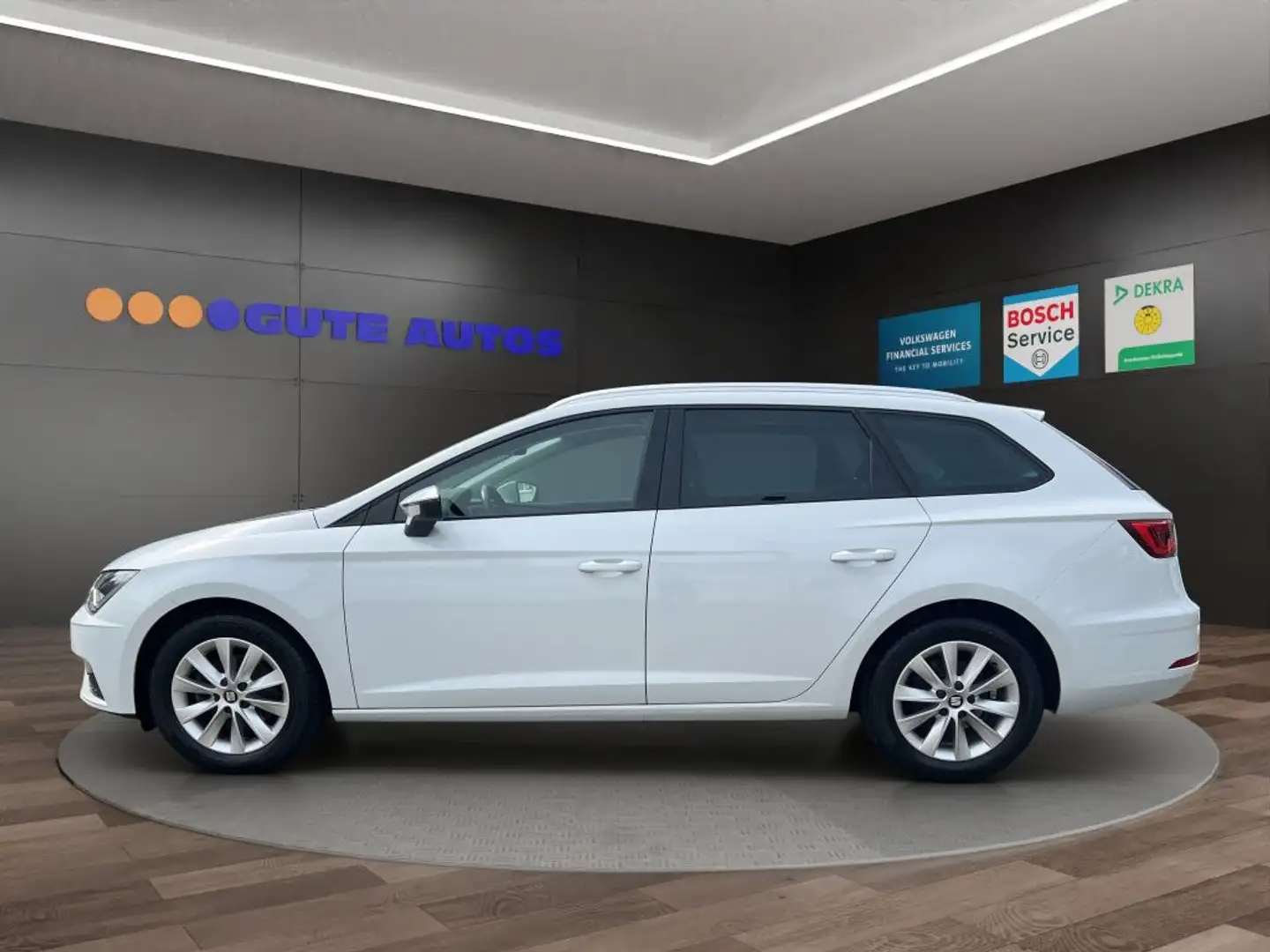 SEAT Leon Leon ST 1.6 TDI DSG Style *NAVI*PDC*SHZ* Weiß - 2