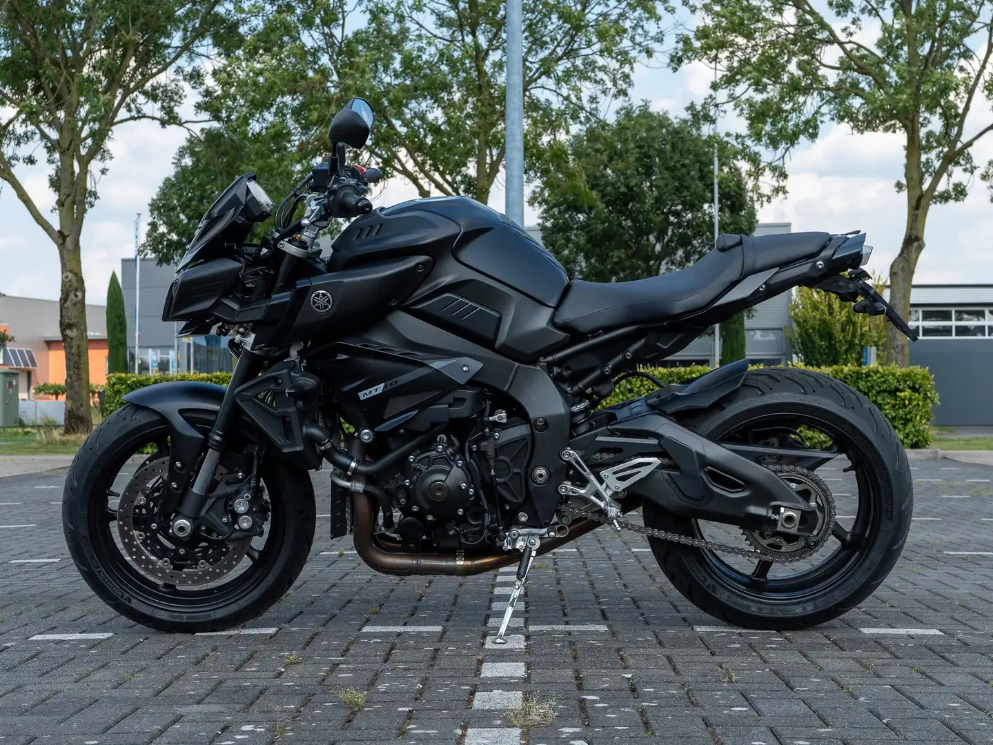 Yamaha MT-10 Tech Black - Akrapovic Schwarz - 2
