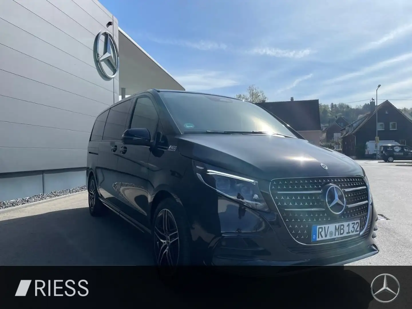 Mercedes-Benz V 300 d  AVANTGARDE Lang ALLRAD/AIRMATIC/8SITZE Schwarz - 2