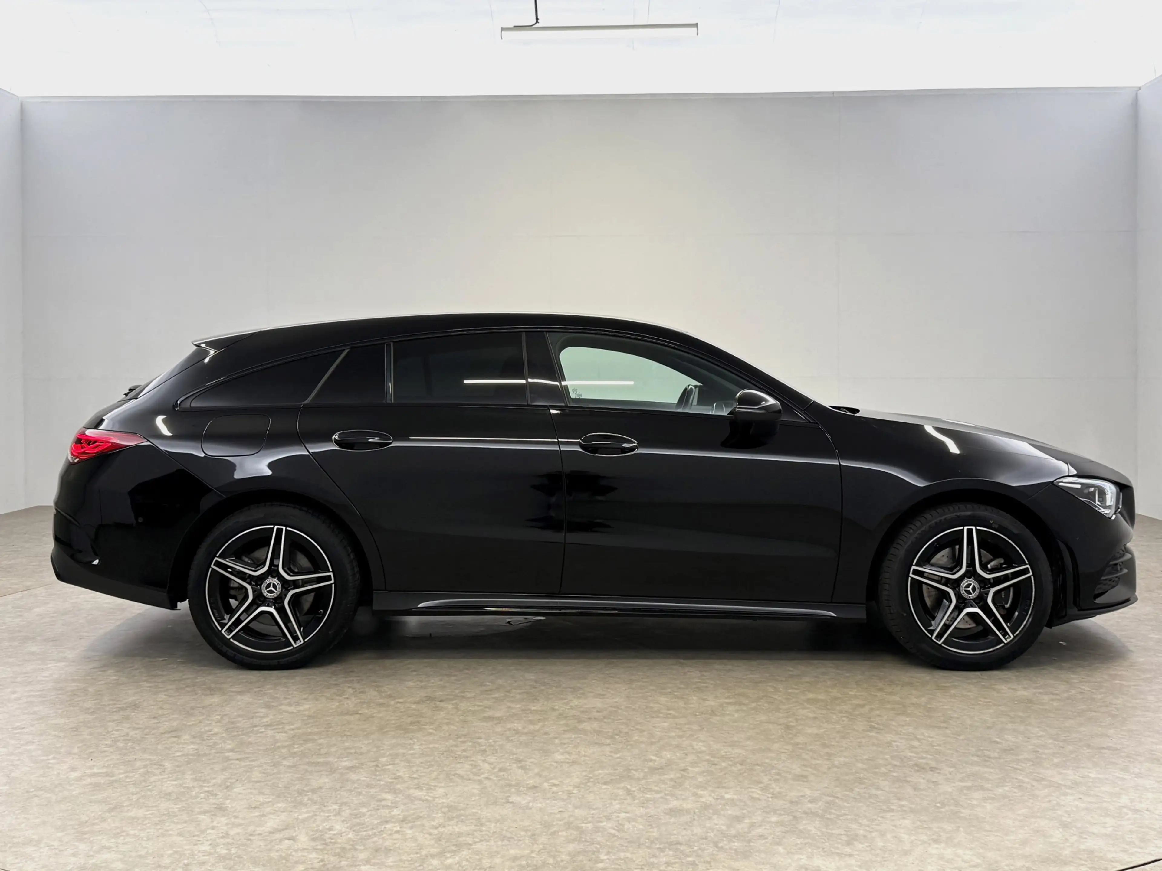 Mercedes-Benz CLA 250 Shooting Brake e AMG Limited | Camera | Virtual | — photo 9