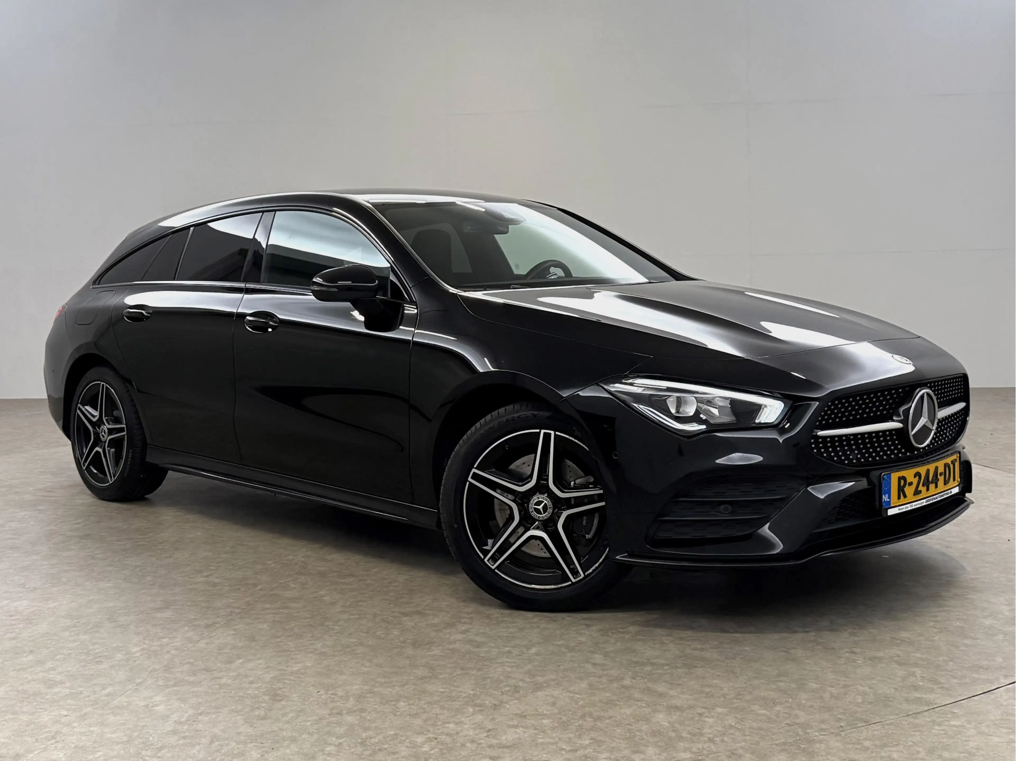 Mercedes-Benz CLA 250 Shooting Brake e AMG Limited | Camera | Virtual | — photo 12