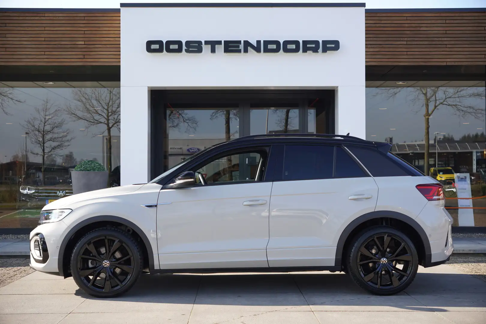 Volkswagen T-Roc 1.5TSI/150pk R-Line Blackstyle|2024|LED|19"Misano Grijs - 1