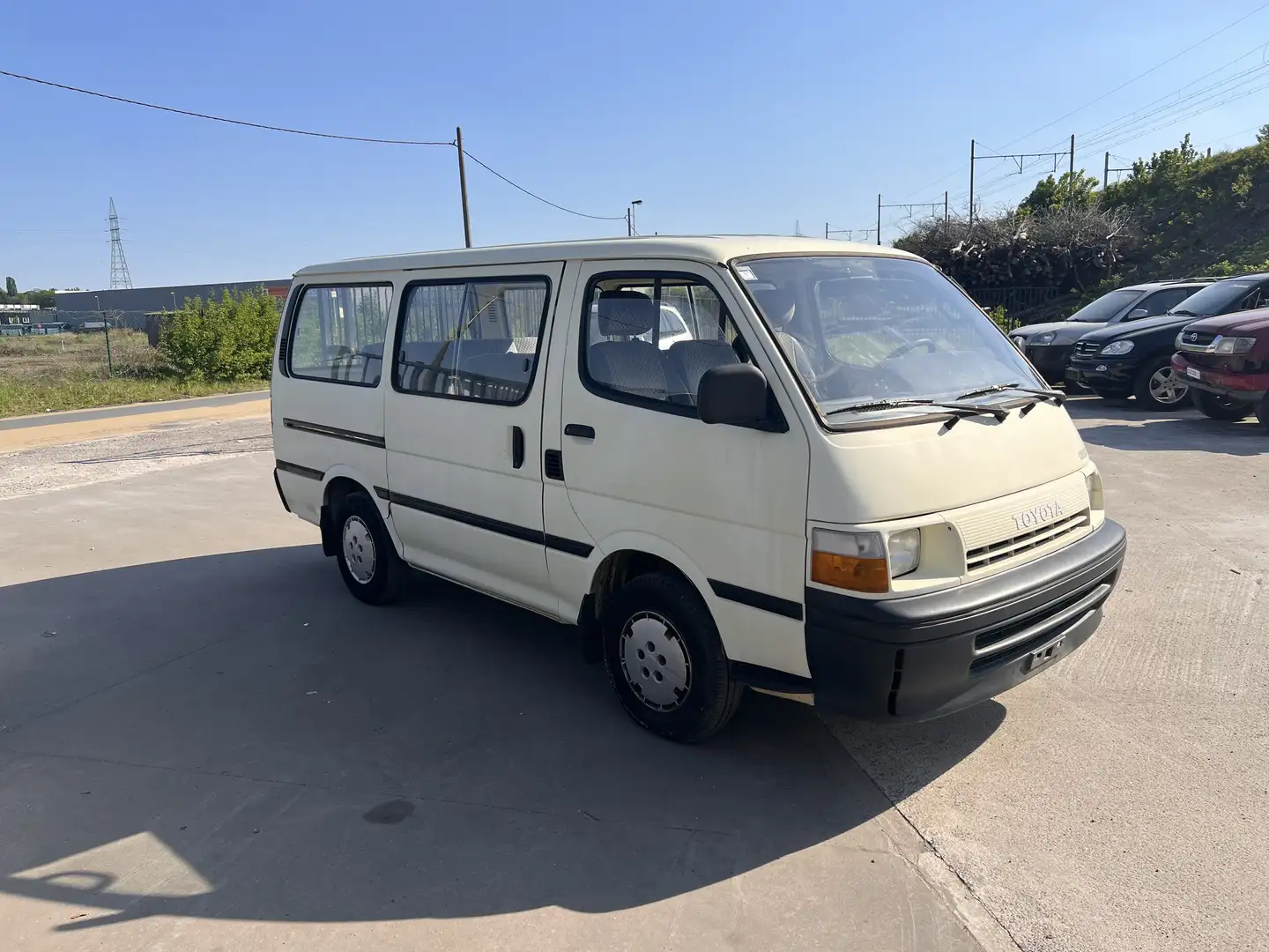 Toyota Hiace Béžová - 2