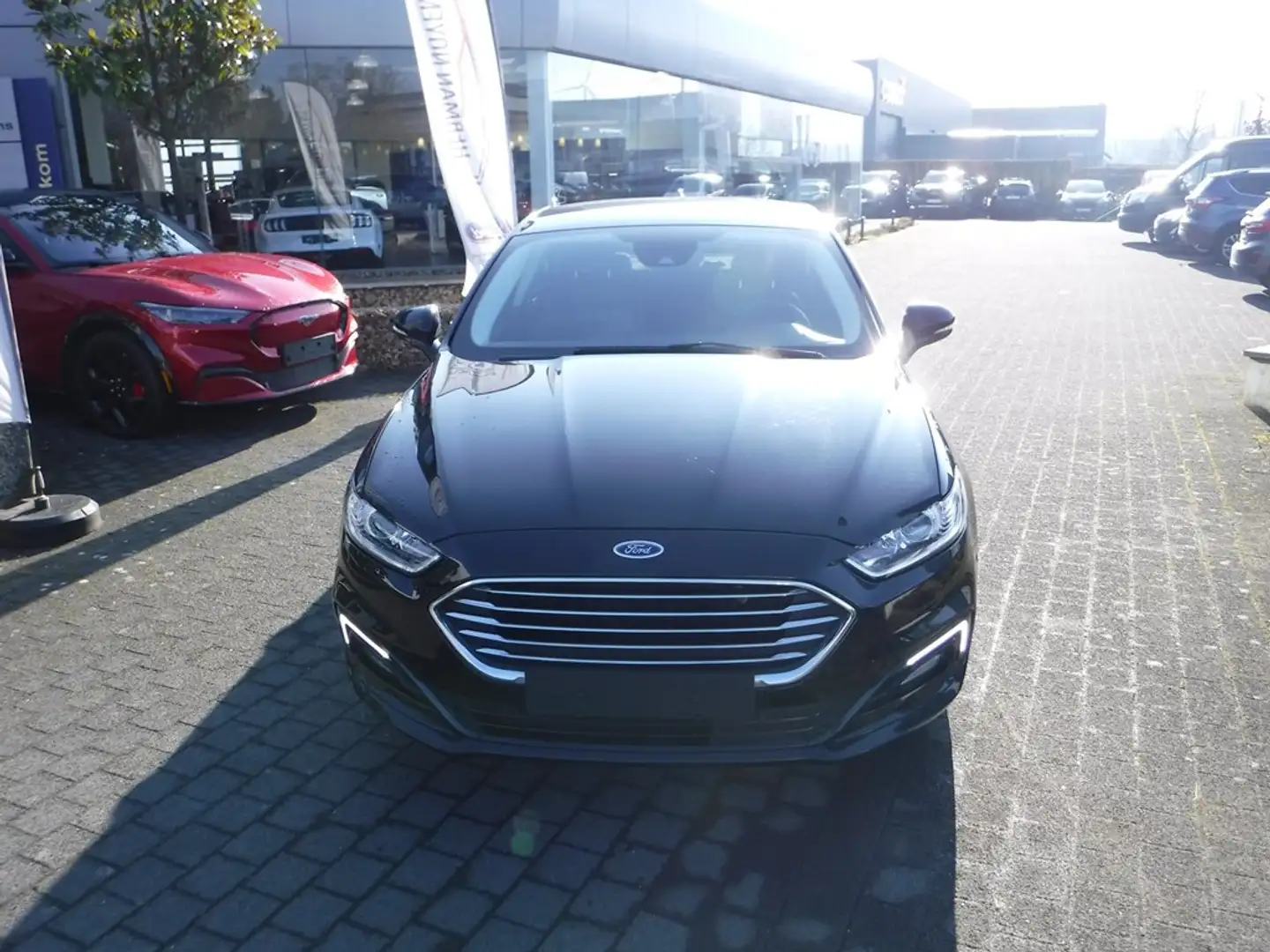 Ford Mondeo Ecoblue Titanium AUT Zwart - 2