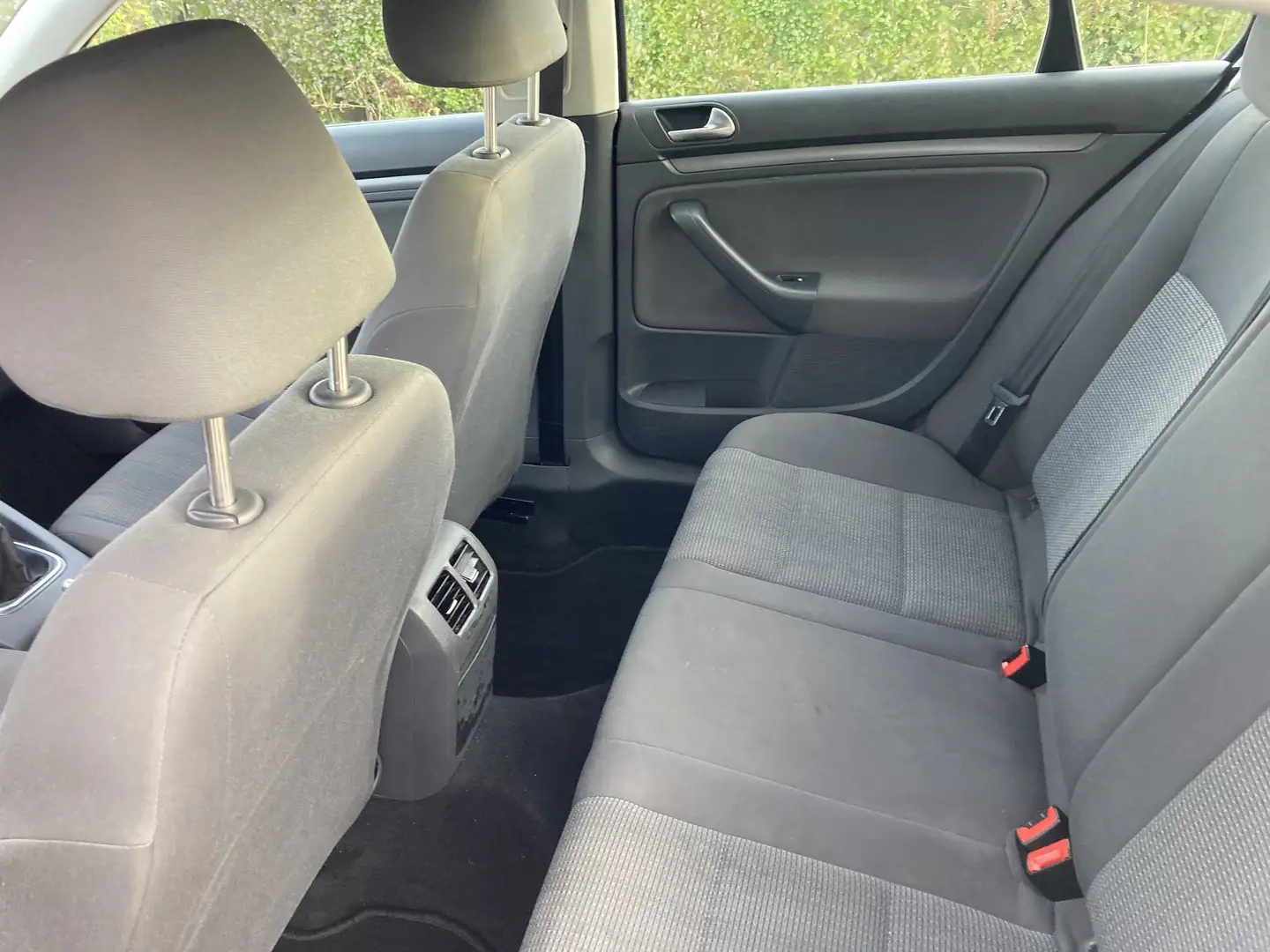 Volkswagen Jetta 1.6 FSI Comfortline - 2