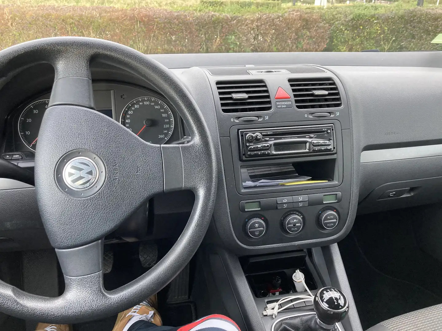 Volkswagen Jetta 1.6 FSI Comfortline - 1