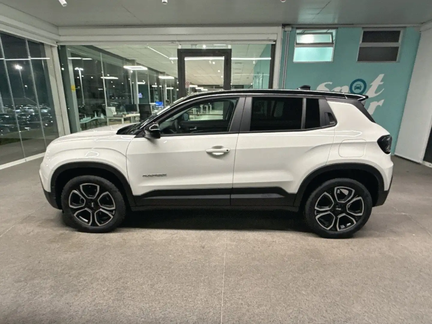 Jeep Avenger 1.2 MHEV e-Hybrid Turbo Summit Bianco - 2