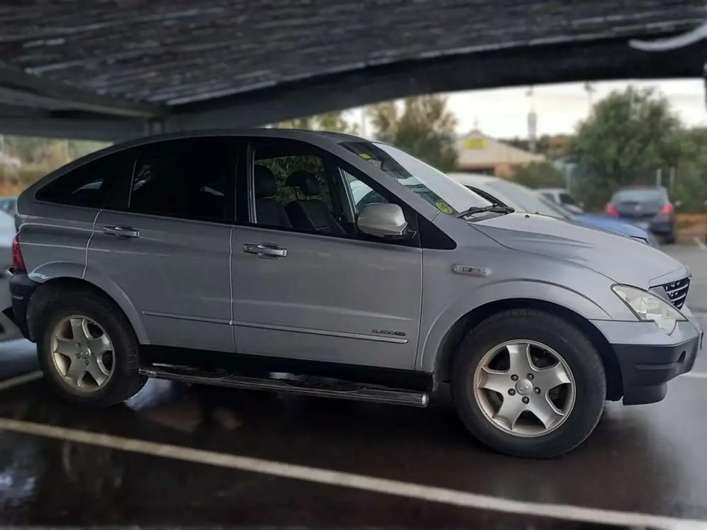SsangYong Actyon 200Xdi Premium Gris - 2