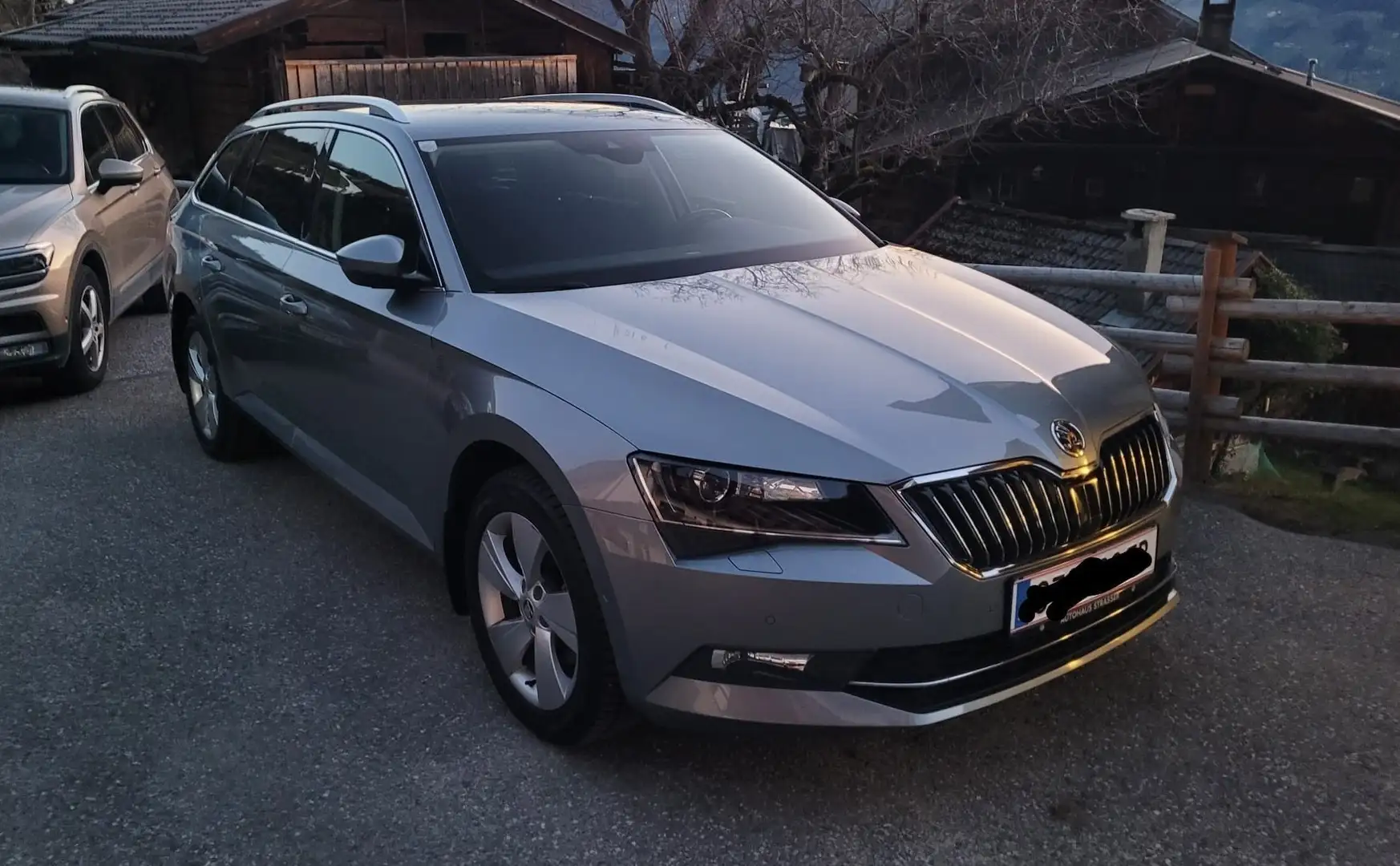 Skoda Superb Style 4x4 Grau - 1