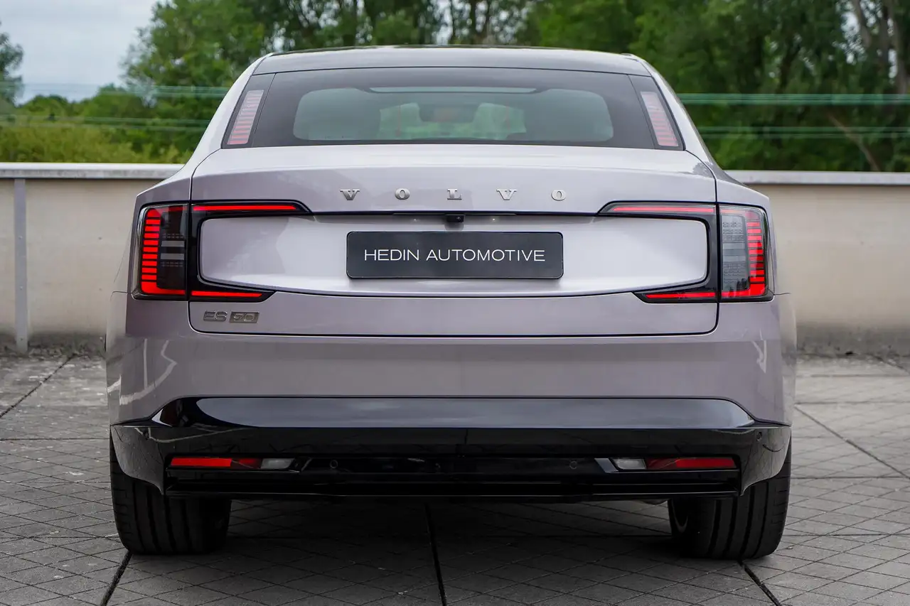 Volvo ES90 2026