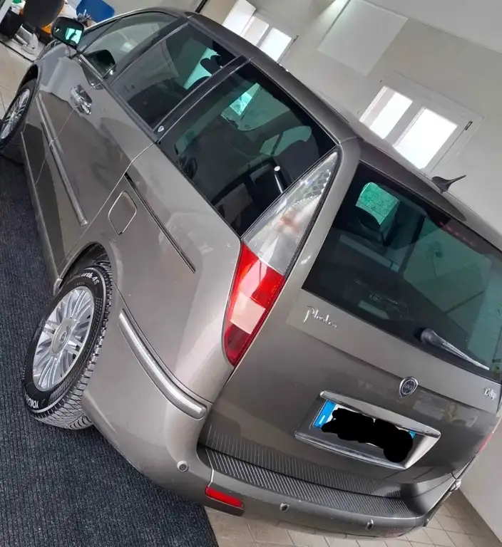 Lancia Phedra 2010 из Европы — купить под ключ