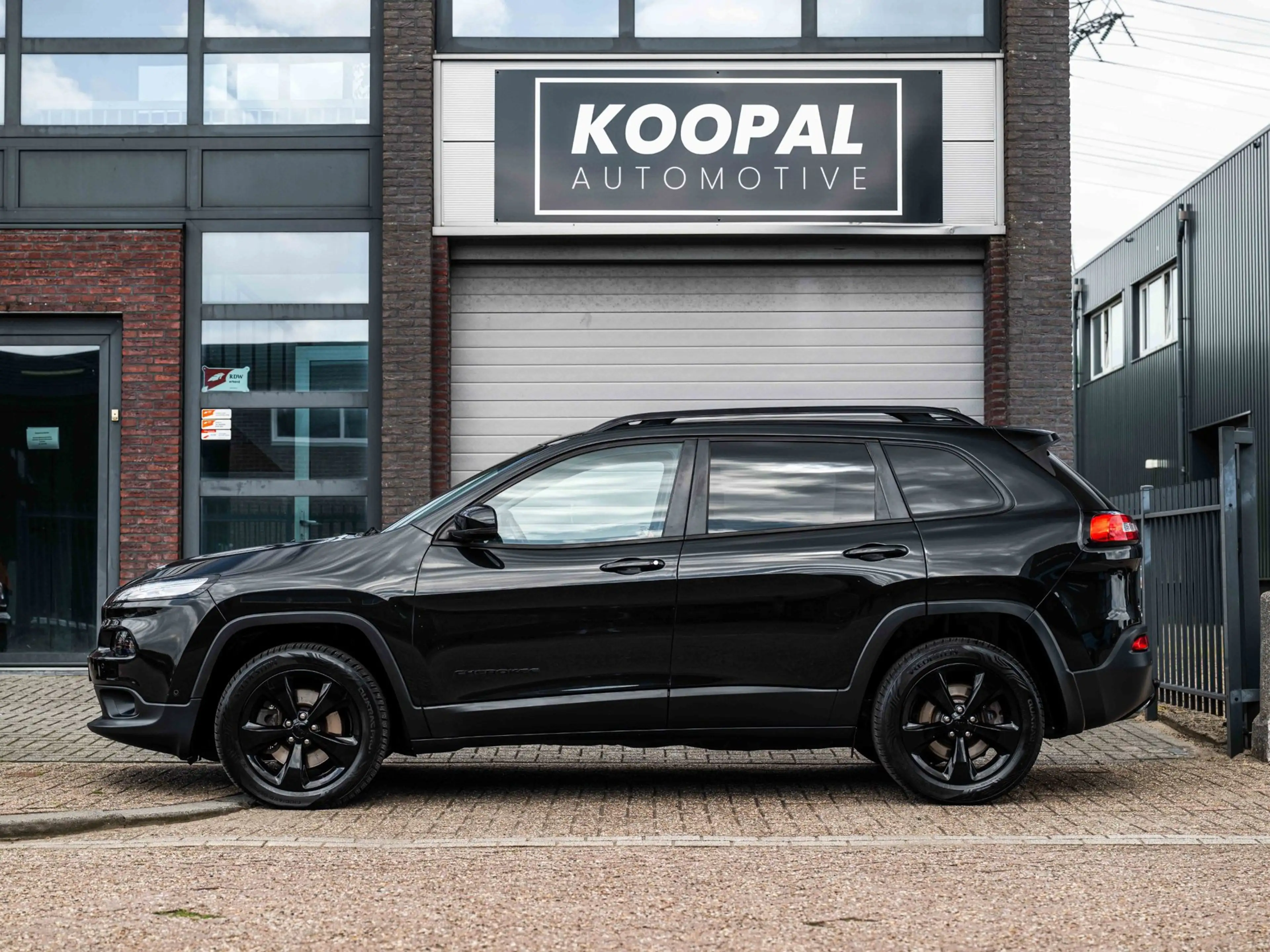 Jeep Cherokee 2.2 Night Eagle | Trekhaak | Bi-Xenon | €11.950 Ex — photo 12