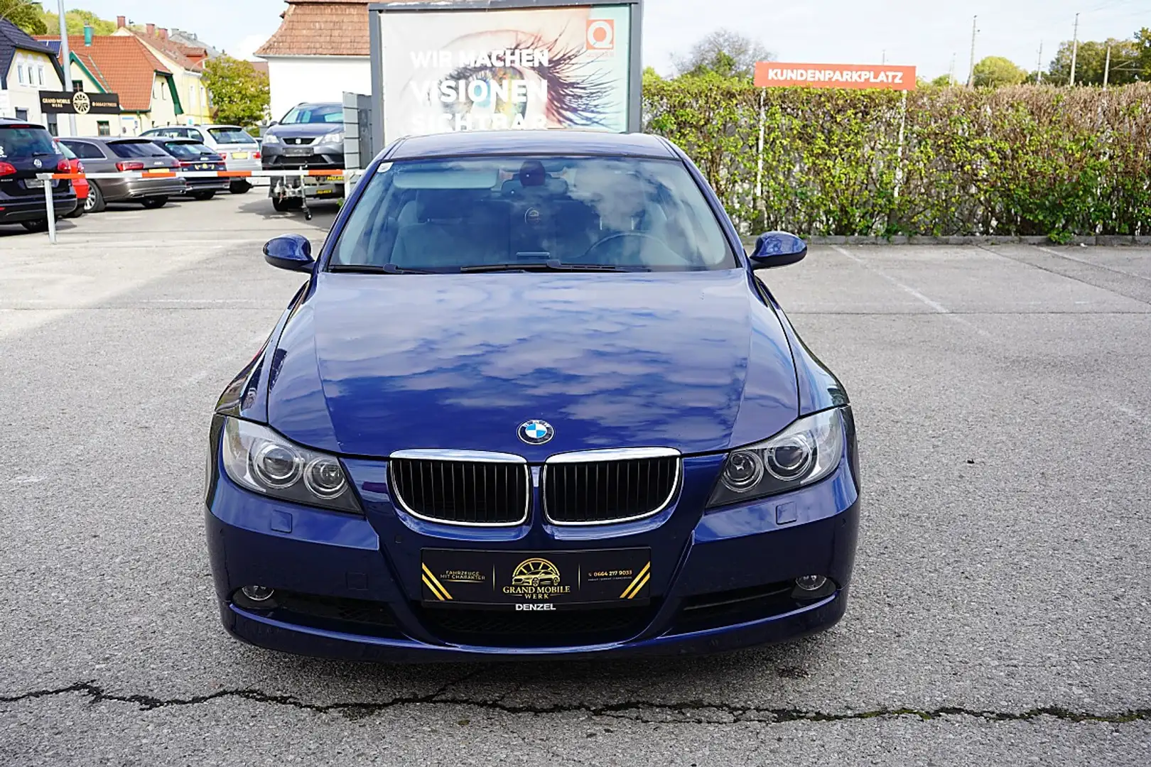 BMW 320 i Blau - 2