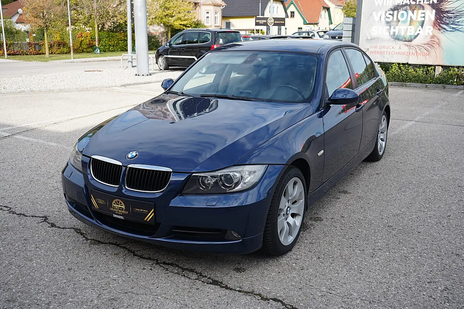 BMW 320 i Blau - 1