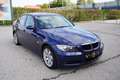 BMW 320 i Blau - thumbnail 3