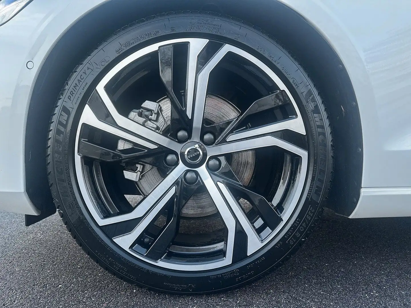 Volvo V60 B4 Mild-Hybrid Plus Dark AHK ACC BLIS LED Weiß - 2