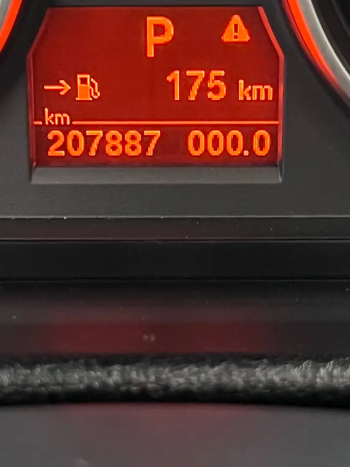 BMW X1 снимка BMW X1