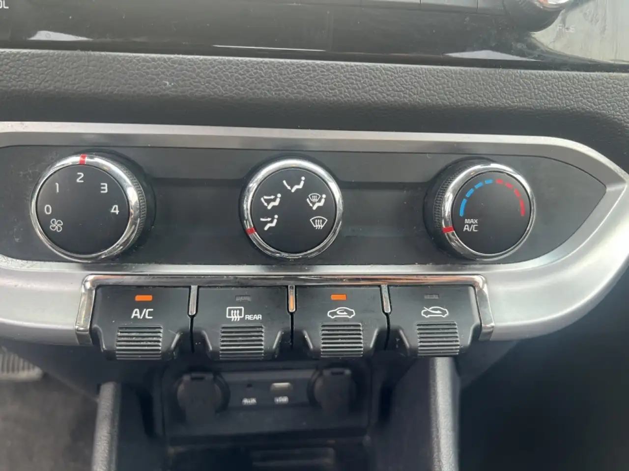 Kia Rio снимка Kia Rio