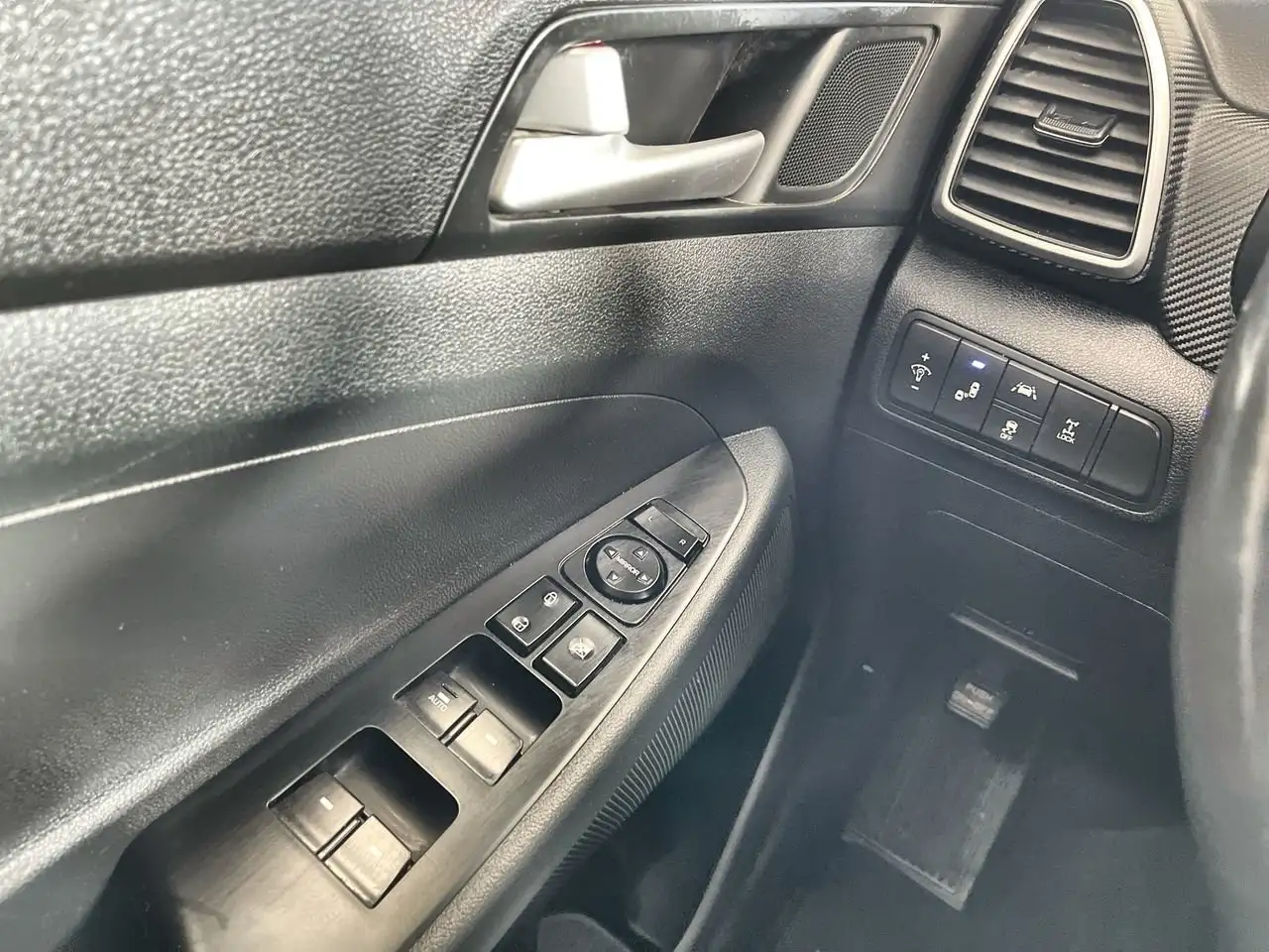 Hyundai TUCSON снимка Hyundai TUCSON