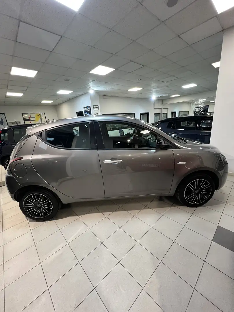 Lancia Ypsilon Ypsilon III 2021 1.0 firefly hybrid Gold s Grigio - 2