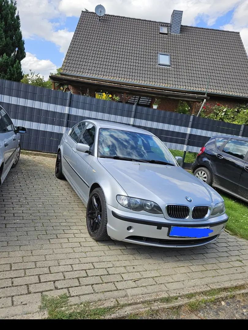 BMW 320 320i Grau - 1