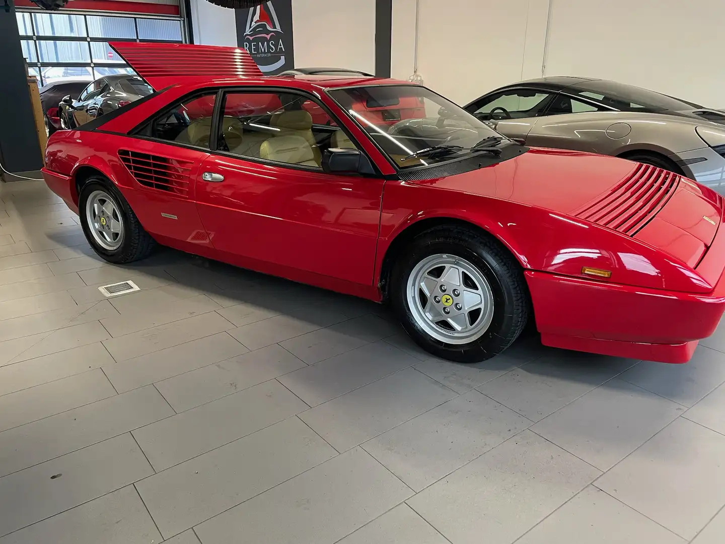 Ferrari Mondial Mondial 3.2 QV Rouge - 1