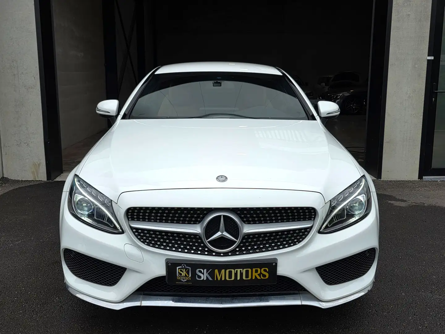 Mercedes-Benz C 300 AMG 12.3" Touchscreen Carplay Camera Nieuwstaat Wit - 2