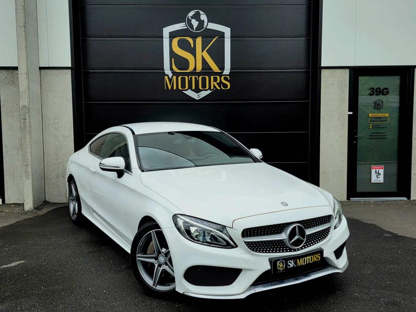 Mercedes-Benz C 300 AMG 12.3" Touchscreen Carplay Camera Nieuwstaat Wit - 1