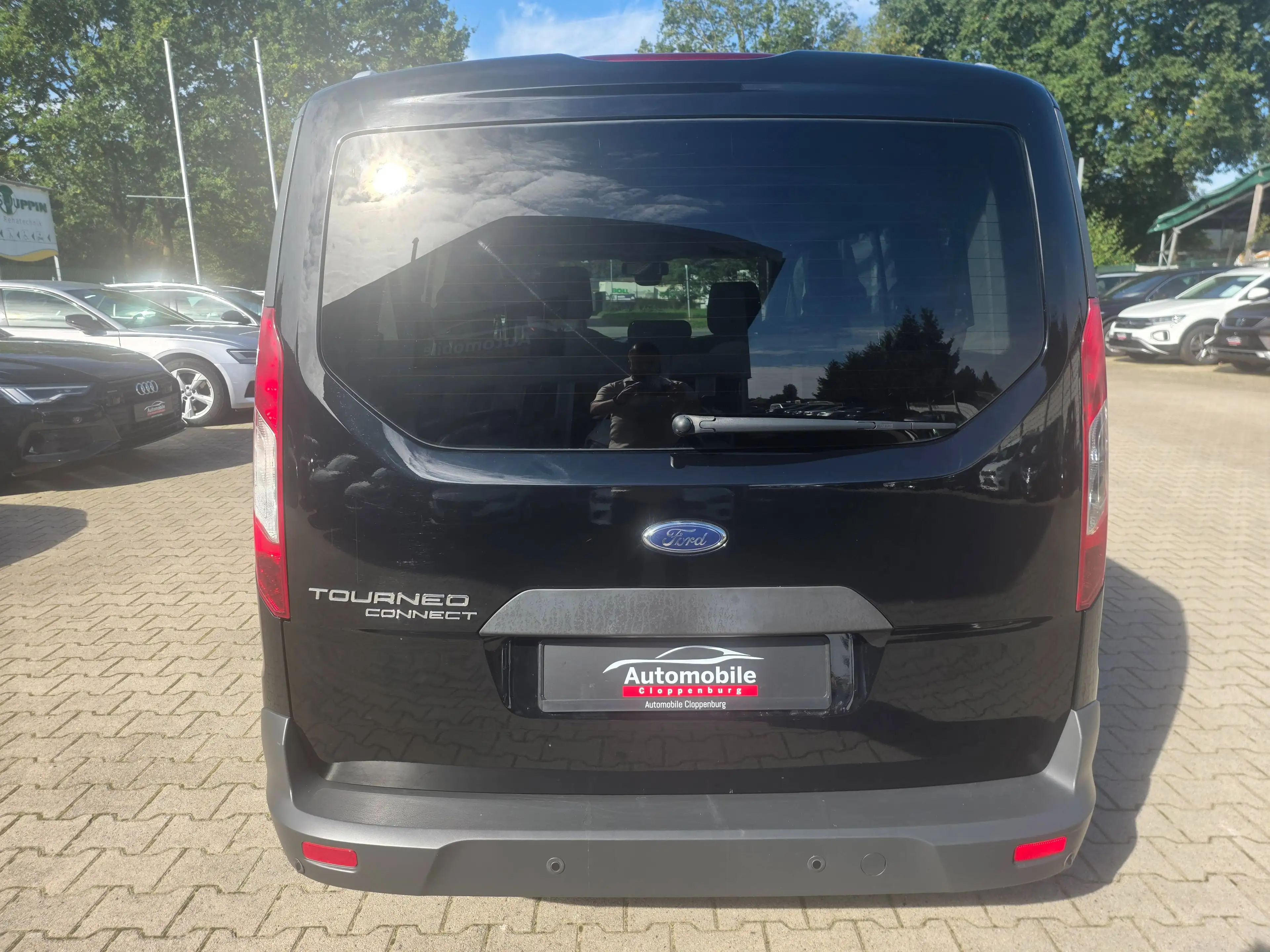 Ford Tourneo Connect Trend 7 Sitze / AC Auto. — photo 9