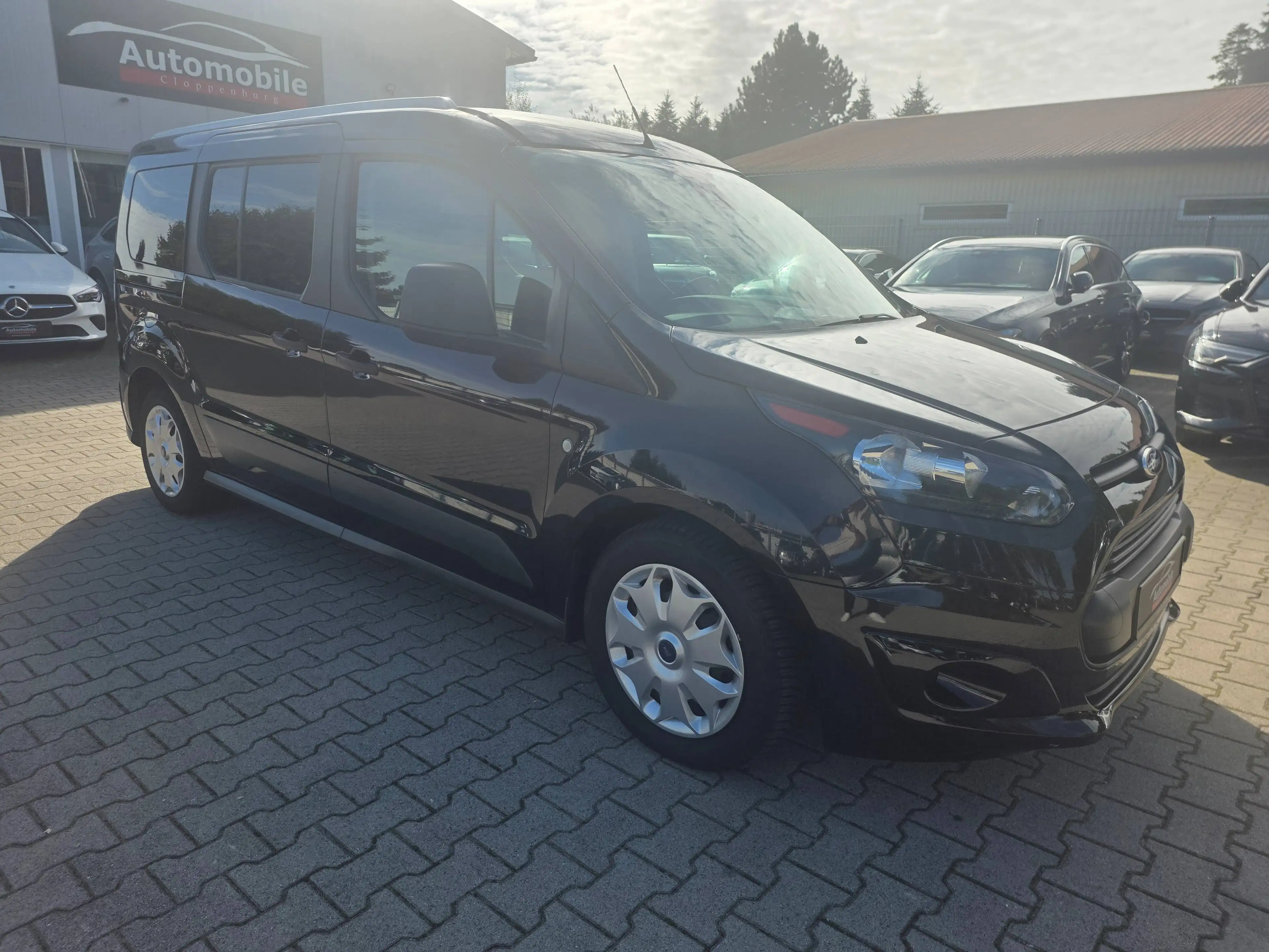 Ford Tourneo Connect Trend 7 Sitze / AC Auto. — photo 3