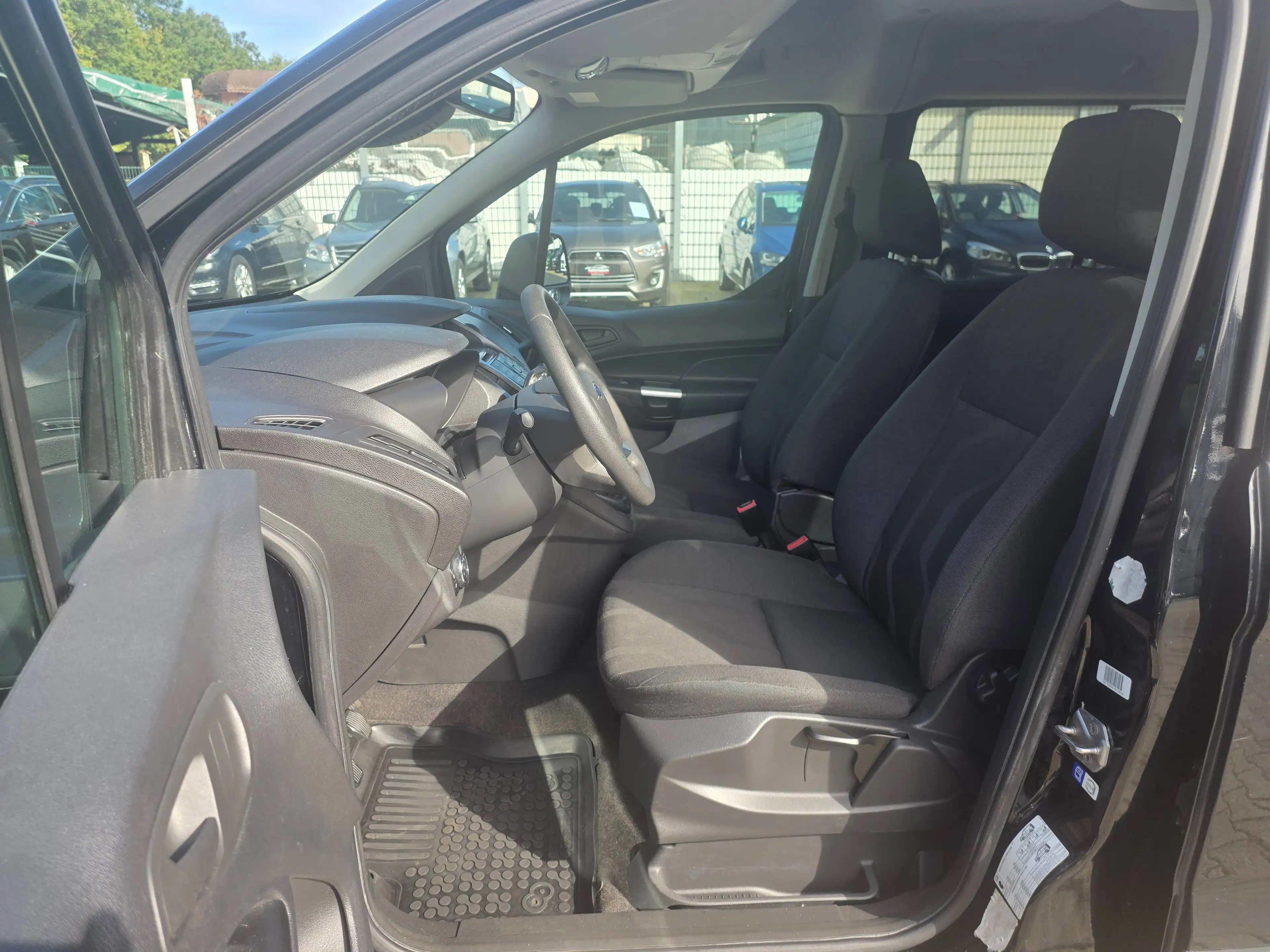 Ford Tourneo Connect Trend 7 Sitze / AC Auto. — photo 11
