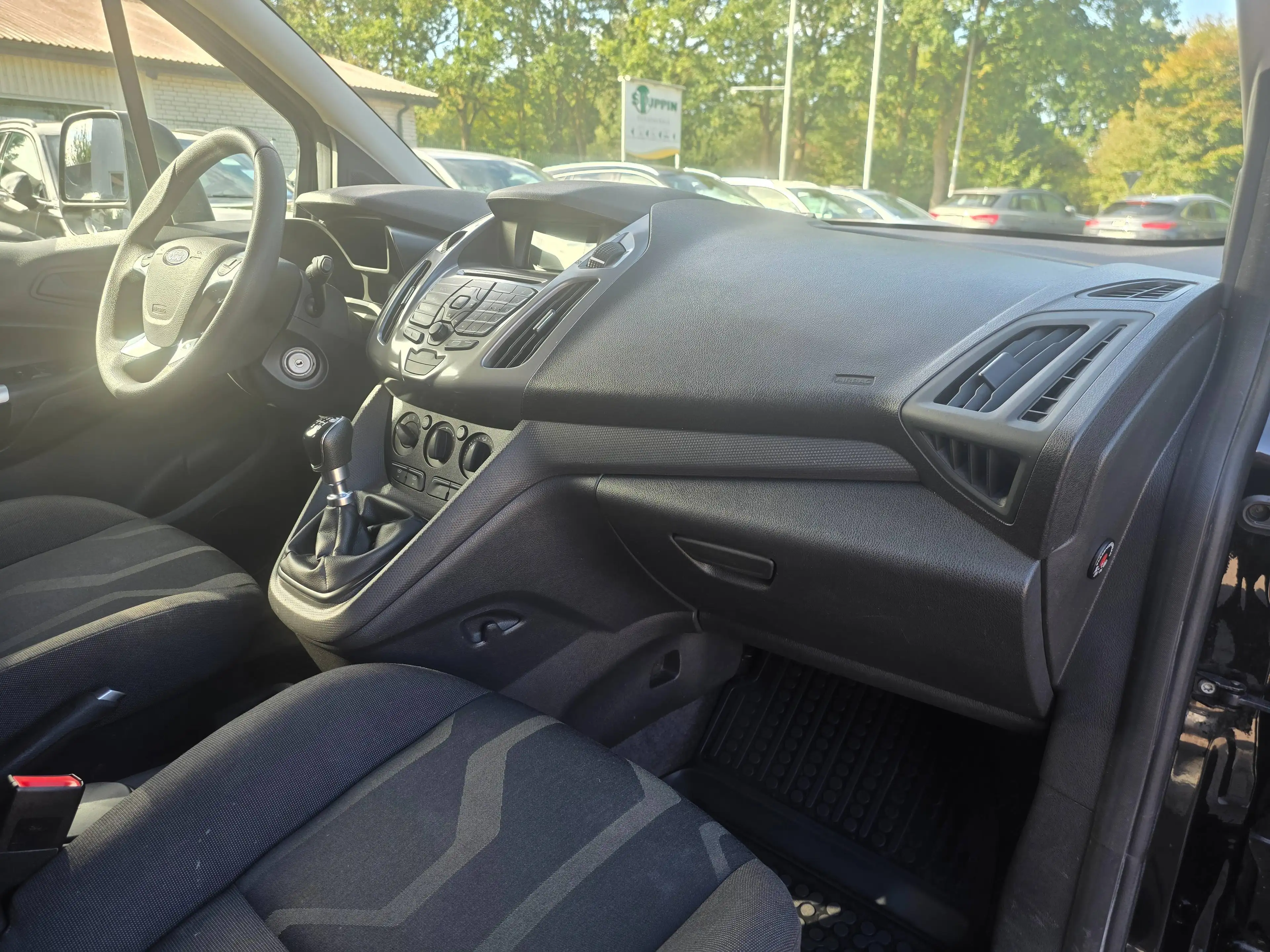 Ford Tourneo Connect Trend 7 Sitze / AC Auto. — photo 15