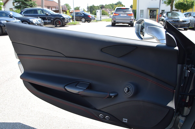 Ferrari 488 Spider *Lift*Kamera*TwoTone Bodypaint* — photo 11