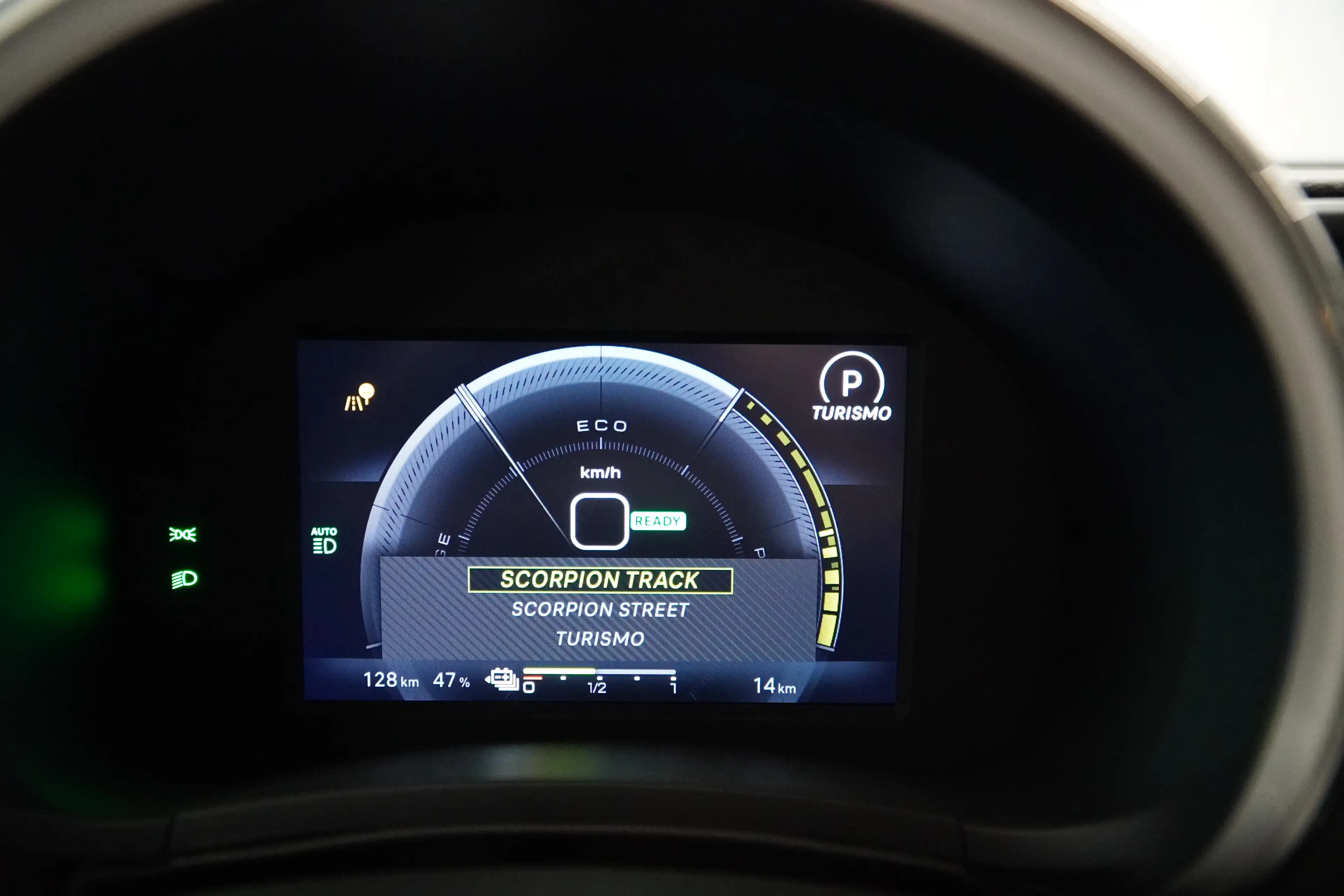 Abarth 600e e-600 54 kWh Turismo — photo 10